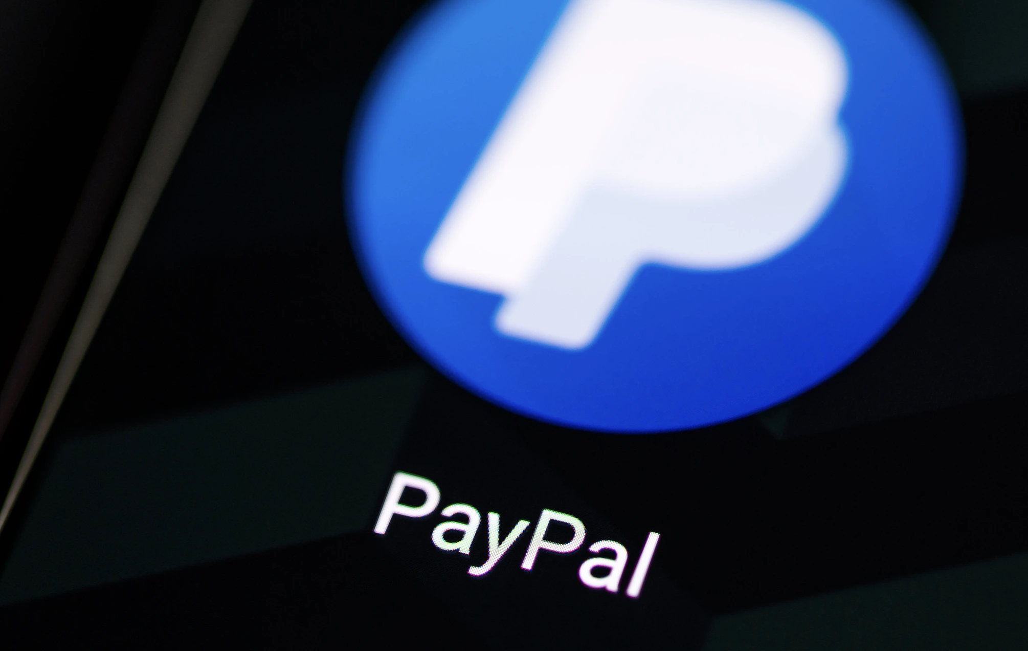 Hacker-ek Felhasználják a PayPal Rendszerét Meggyőző Csaló Email-ek Küldésére