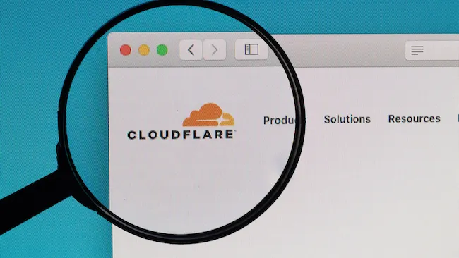 AI Labirintus: A Cloudflare &uacute;j eszk&ouml;ze mesters&eacute;ges intelligencia alap&uacute; webkeresőket csap be hamis weboldalakkal