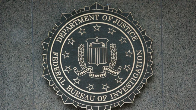Az FBI besz&aacute;mol&oacute;ja szerint csal&oacute;k t&ouml;bb mint 16 milli&aacute;rd doll&aacute;rt loptak el 2024-ben