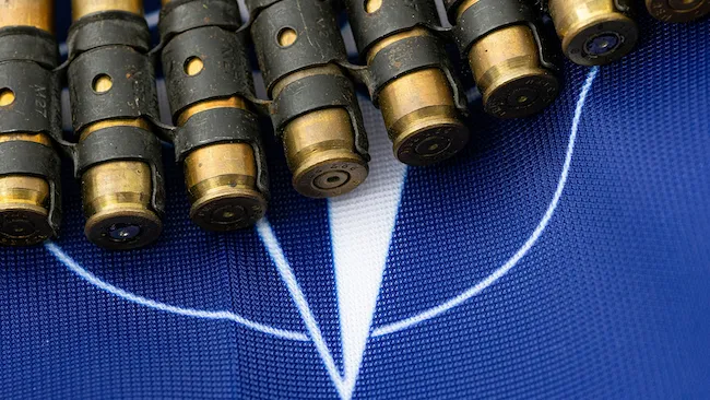 A NATO szerződ&eacute;st k&ouml;t&ouml;tt a Palantir-rel AI rendszerre, hogy t&aacute;mogassa a harct&eacute;ri műveleteket