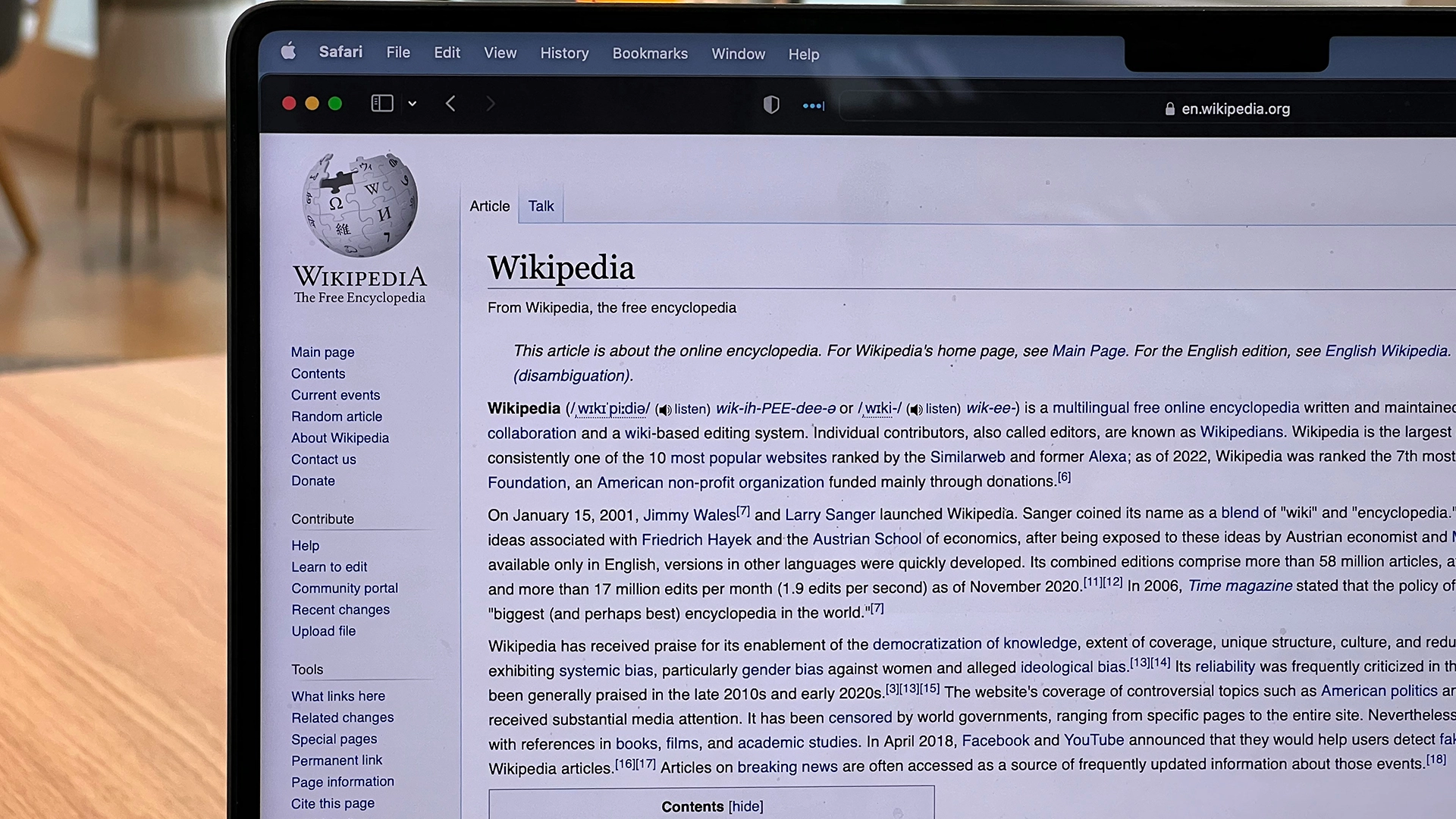Az AI botok túlterhelik a Wikipedia szervereit