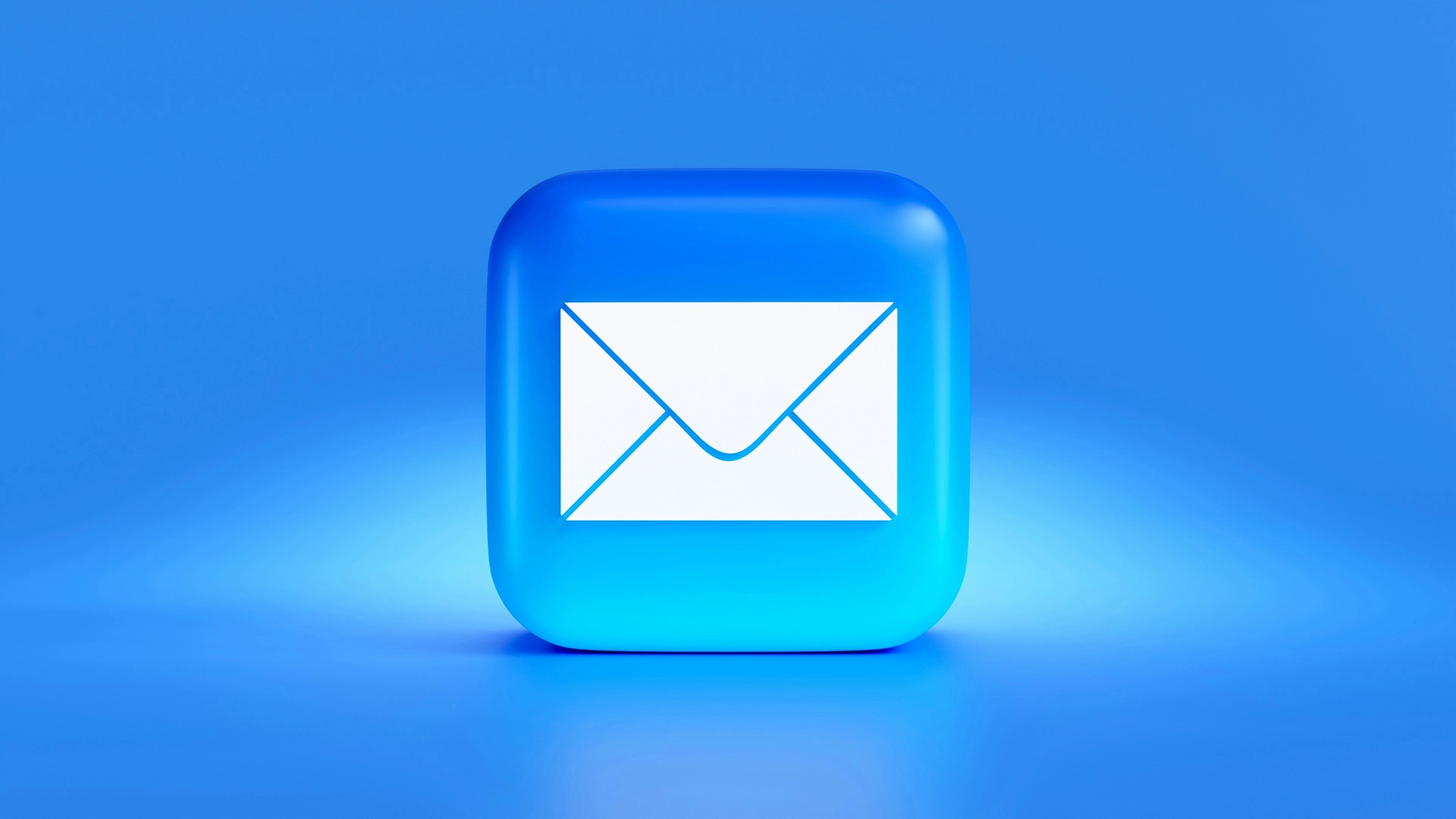 Az amerikai pénzügyi szabályozó jelentése szerint kibertámadás történt, mely során érzékeny e-mail adatok kerültek napvilágra