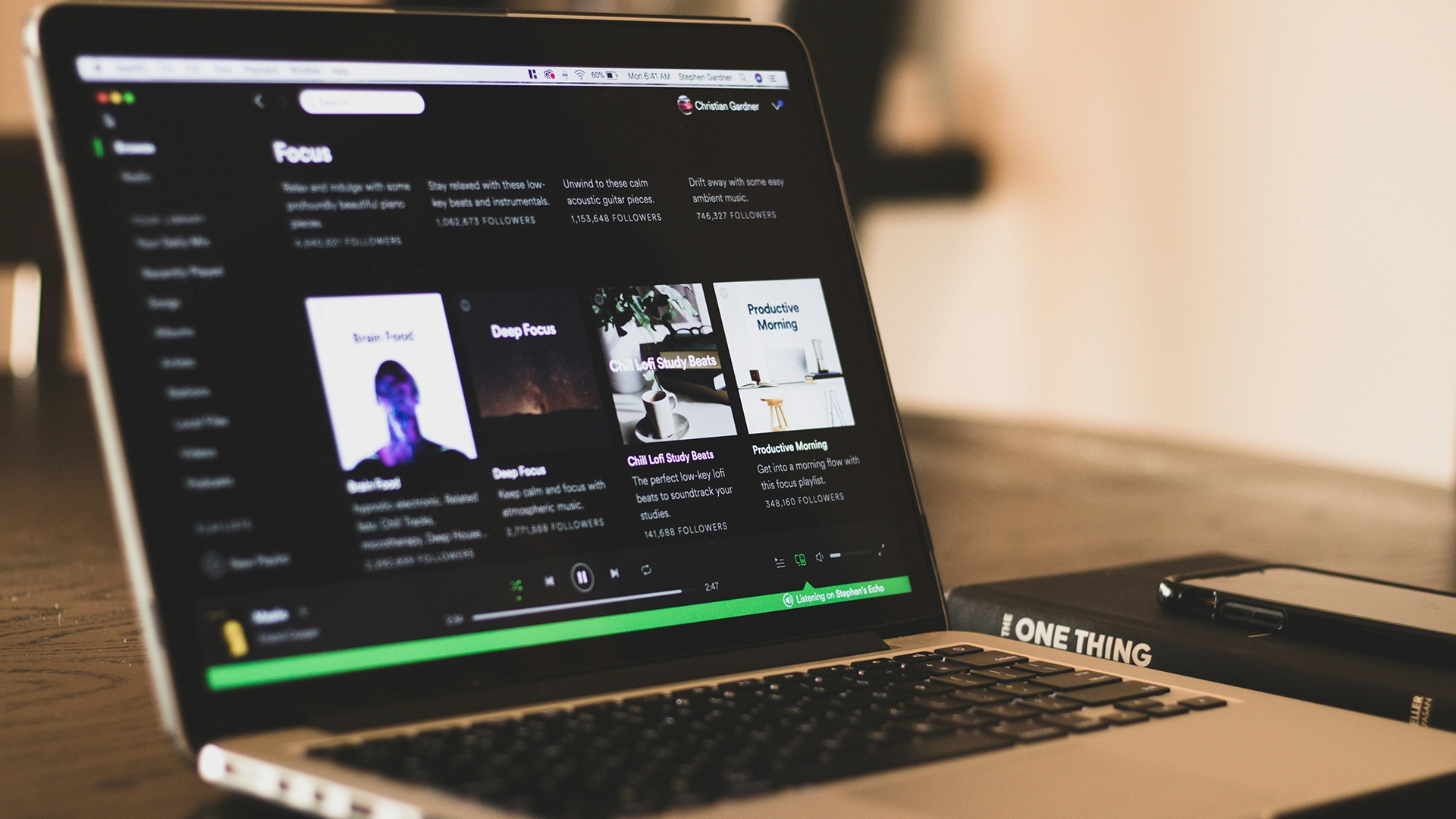 A Spotify Kiadja az AI-Által Generált Dalokat Elhunyt Zenészek Neve Alatt Engedély Nélkül