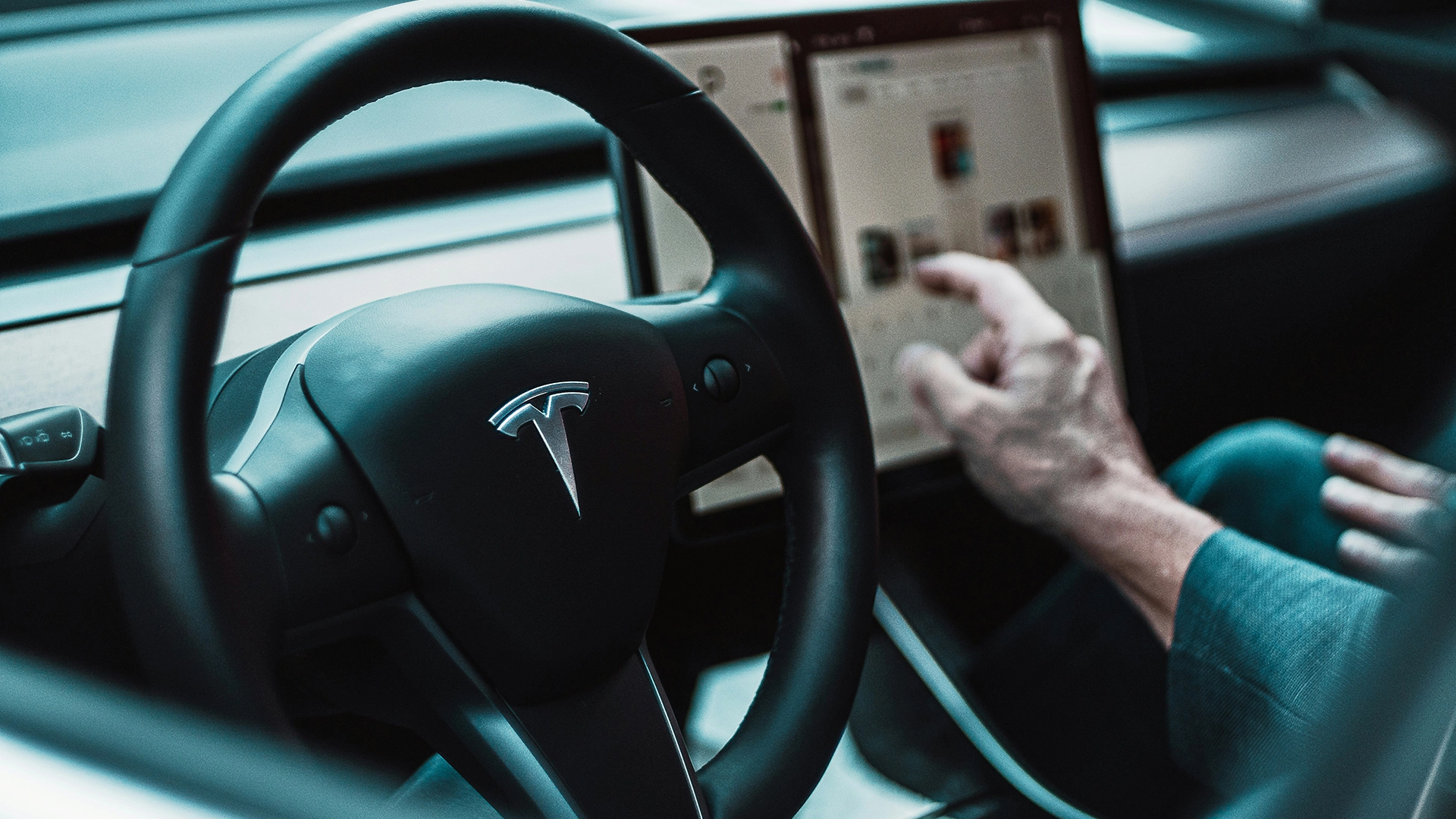 Tesla 243 millió dolláros ítéletet kapott, miután egy hacker visszaszerezte a baleseti adatokat